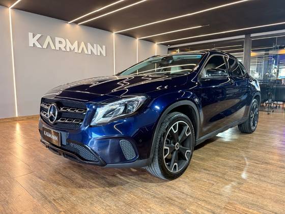 MERCEDES-BENZ GLA 200 1.6 CGI FLEX NIGHT 7G-DCT MERCEDES-BENZ GLA 200 1.6 CGI FLEX NIGHT 7G-DCT